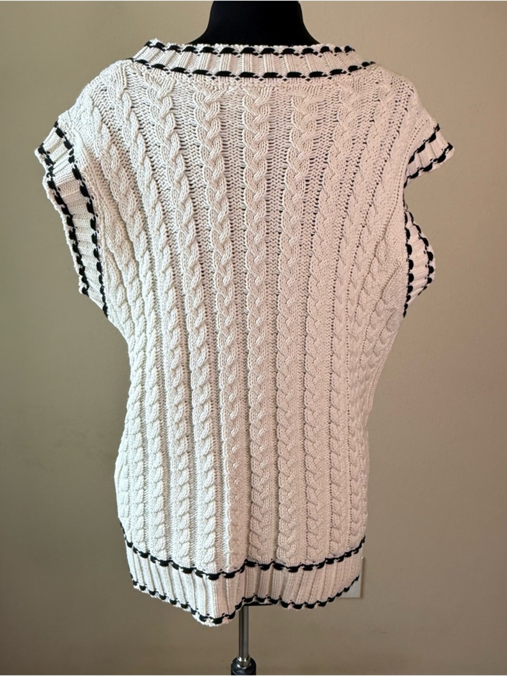 Davi & Dani Cream Cable Knit V-Neck Sweater Vest Size Large - Picture 6 of 11